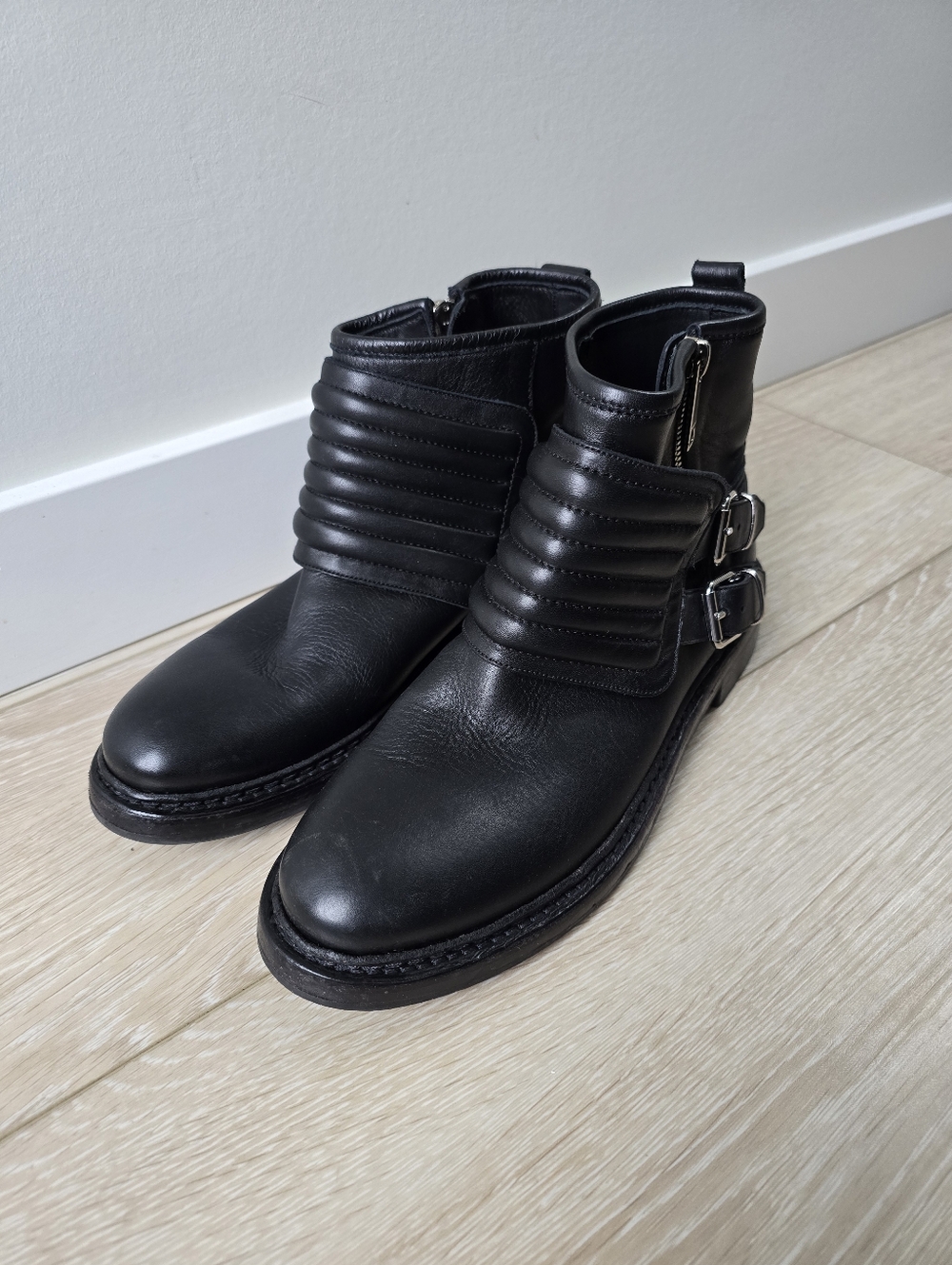 BURBERRY keating Boots.